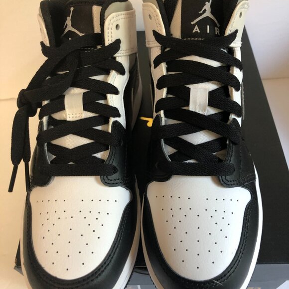 Nike Air Jordan 1 MID (GS) Black/White - LT Smoke Grey - Size 4Y-554725 073 -New - Picture 2 of 7